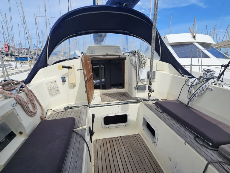 Noleggio Barca a vela Moody con patente nautica
