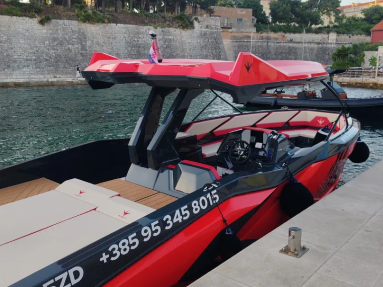 Noleggio Barca a motore a Zara – Alesta Raptor