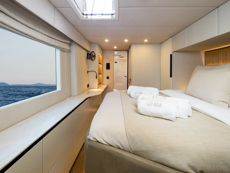 Catamarano a noleggio a Kaštel Gomilica al miglior prezzo
