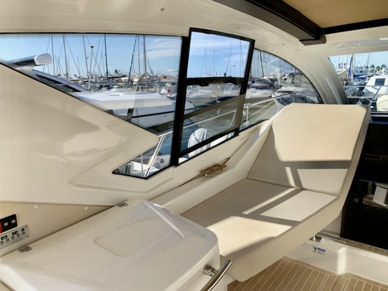 Noleggio Yacht di lusso a Antibes – Cranchi M 44
