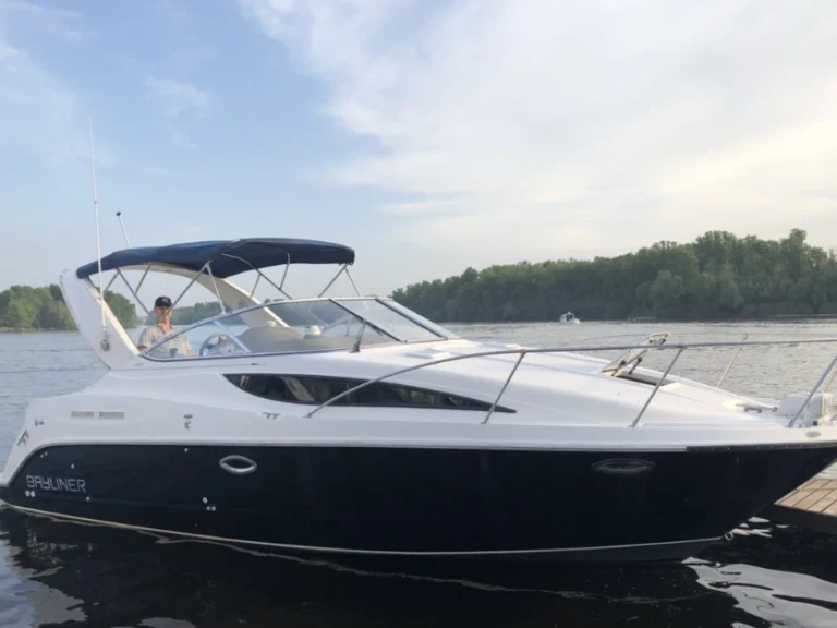 Noleggiare una Bayliner Bayliner 285 Cruiser a Nizza