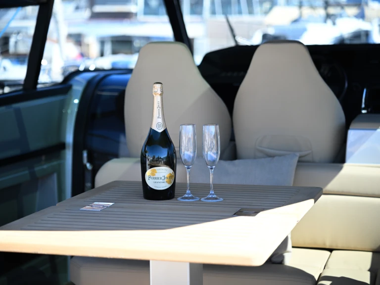 Noleggiare una Focus 3X a Ibiza Town