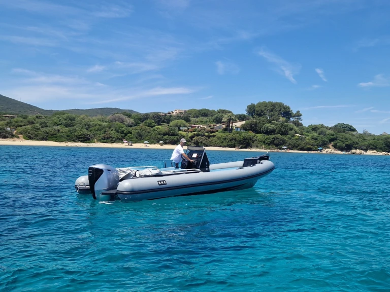 Gommone a noleggio a Porto Rotondo al miglior prezzo