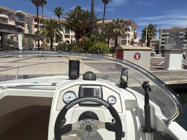Noleggio a Port Fréjus – Jeanneau Cap Camarat 5.5 WA su SamBoat