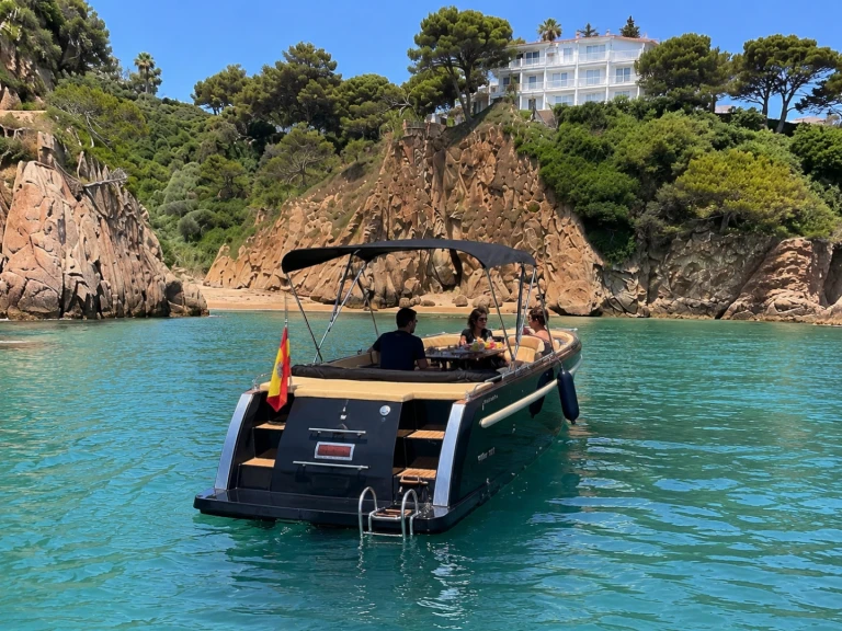 Maxima 730 open da affittare a  Blanes