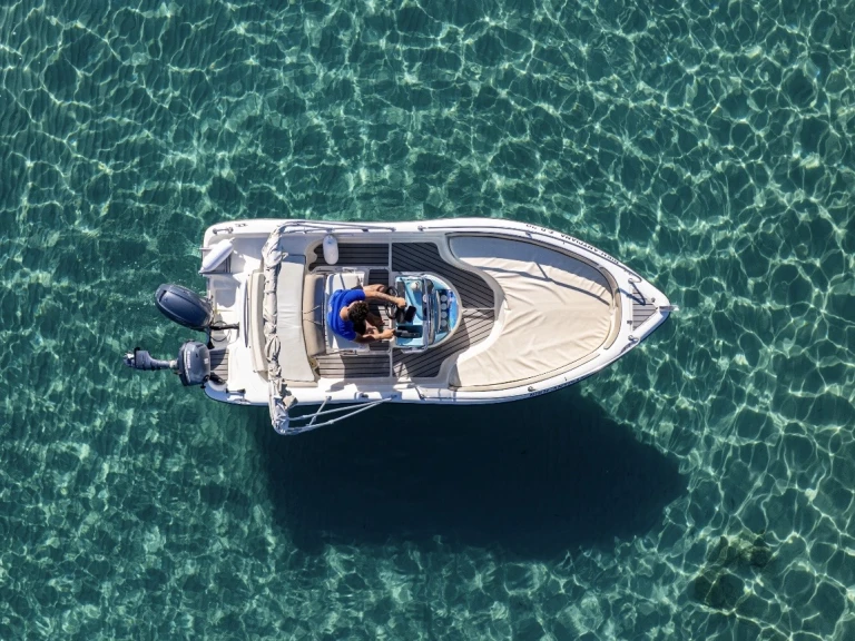 Noleggio Barca a motore Ranieri con patente nautica