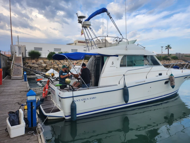 Noleggio Barca a motore con o senza skipper Bénéteau a Cádiz