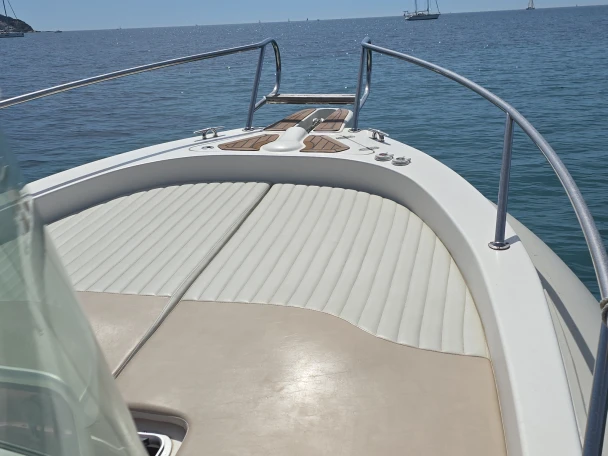 Noleggio a Francia – Capelli Tempest 900 WA su SamBoat