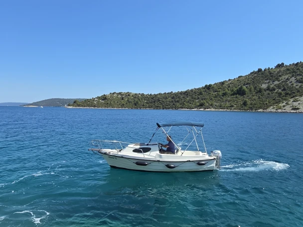 Adria 500 da affittare a  Vinišće