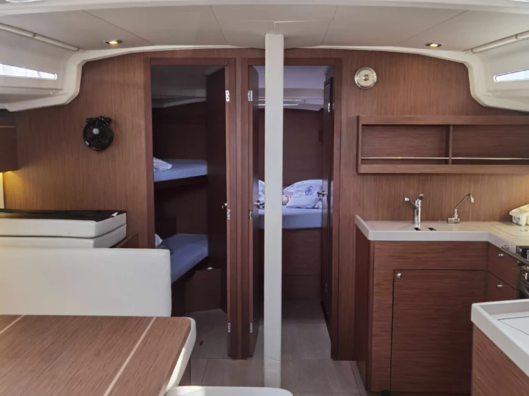 Noleggio Barca a vela a Álimos – Bénéteau Oceanis 40.1