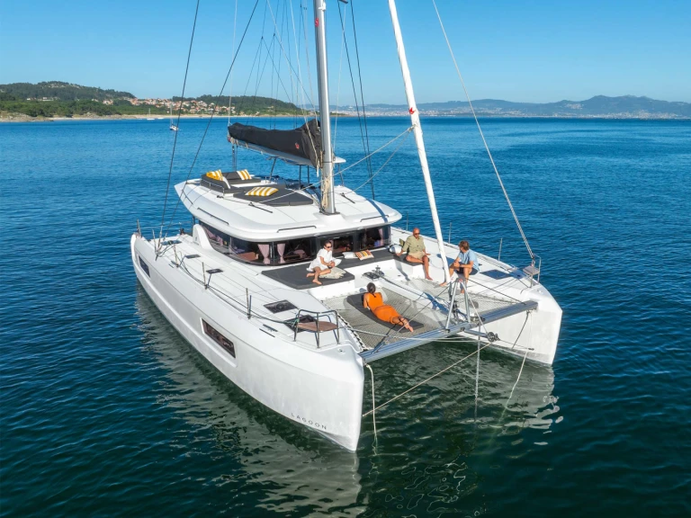 Noleggio barche Néa Péramos economico Lagoon 43 (6 cab.)