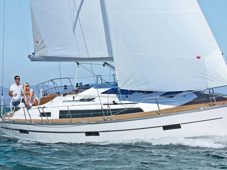 Noleggio a Pola – Bavaria Cruiser 37 su SamBoat