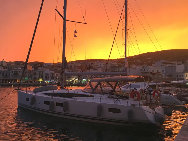 Noleggio Barca a vela Jeanneau con patente nautica