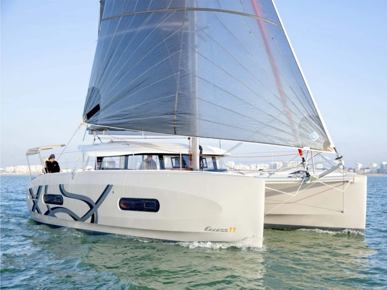 Noleggio Catamarano Excess con patente nautica