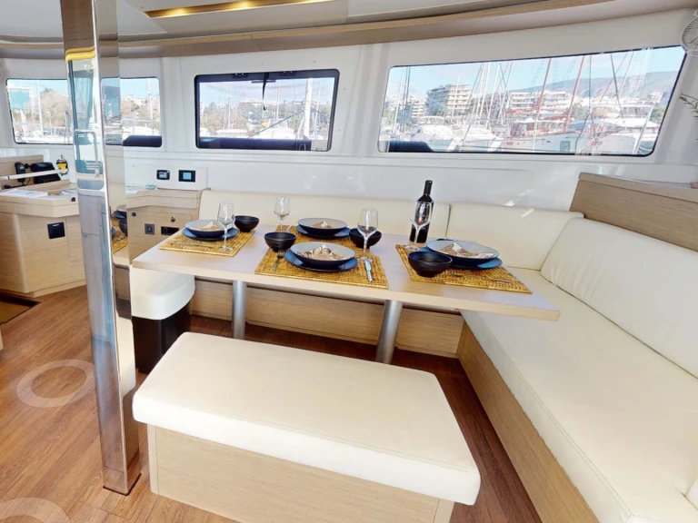 Noleggio barche Álimos economico Lagoon 46 Fly (6 cab.)