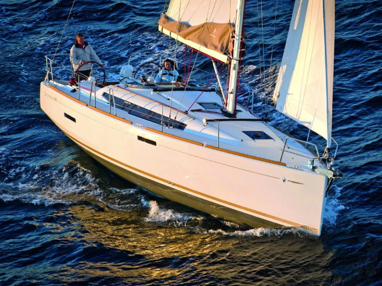 Noleggiare una Jeanneau Sun Odyssey 389 /3cab a Propriano