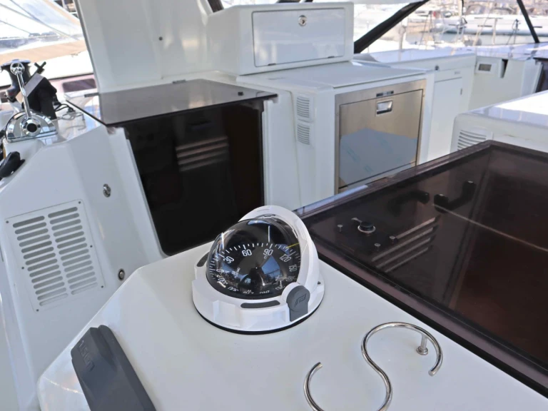 Noleggio barche Álimos economico Sun Loft 47 /7cab
