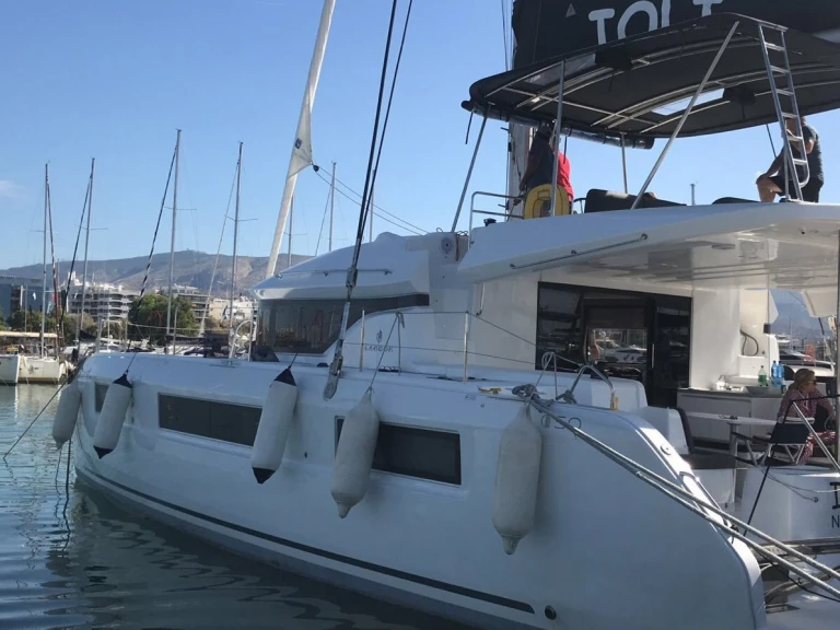 Noleggio Catamarano a Álimos – Lagoon Lagoon 50/6 cab