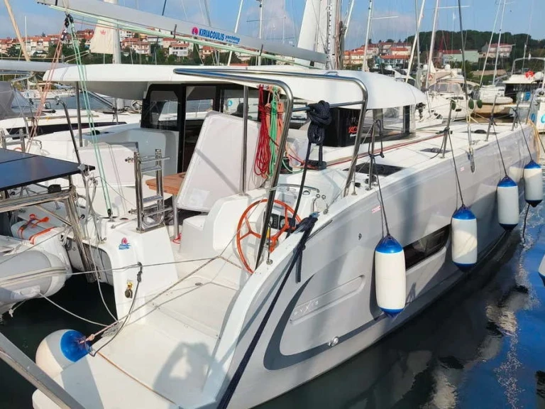 Noleggio barche Pola economico Excess 11 (Cat)/6 cab