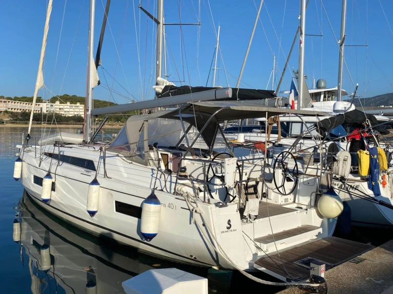Noleggio Barca a vela con o senza skipper Bénéteau a Bormes-les-Mimosas