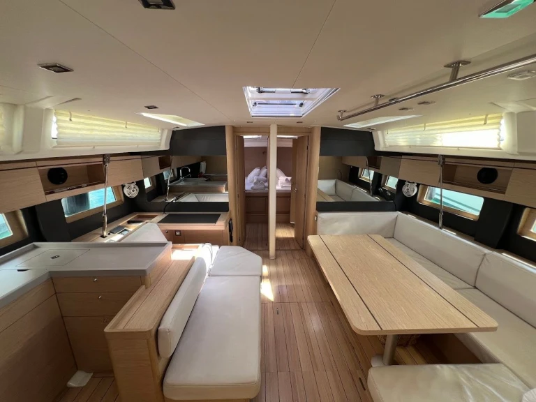 Bénéteau Oceanis 51.1 /6cab da affittare a  Gouviá