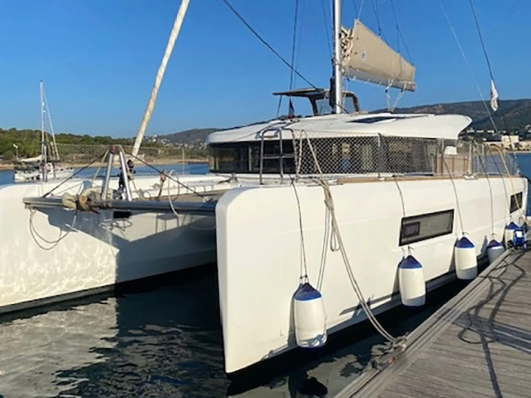 Noleggiare una Lagoon Lagoon 40/4 cab, 2WC a Bormes-les-Mimosas