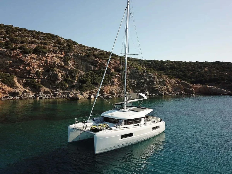 Noleggio Catamarano Lagoon con patente nautica