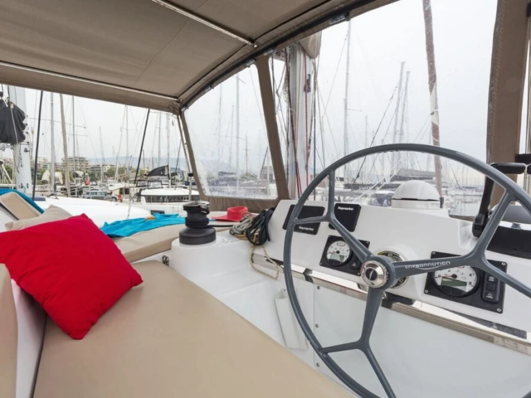 Catamarano a noleggio a Ávdira al miglior prezzo