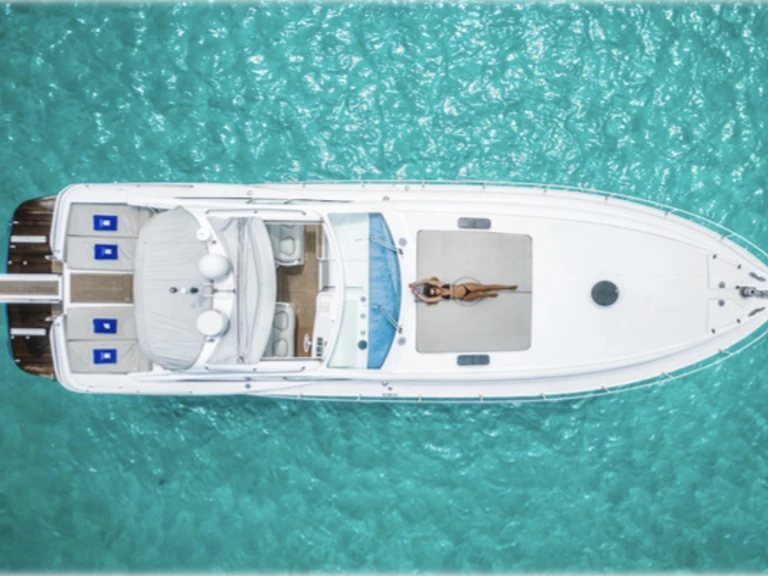 Noleggio Yacht di lusso a Ibiza Town – Sunseeker Camargue 50