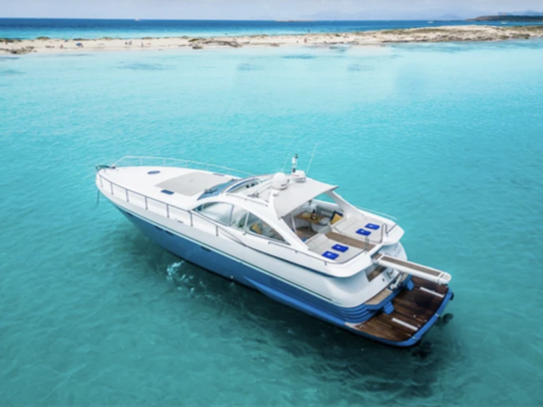 Yacht di lusso a noleggio a Ibiza Town al miglior prezzo