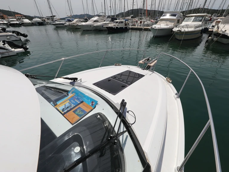 Noleggio Barca a motore Bénéteau con patente nautica