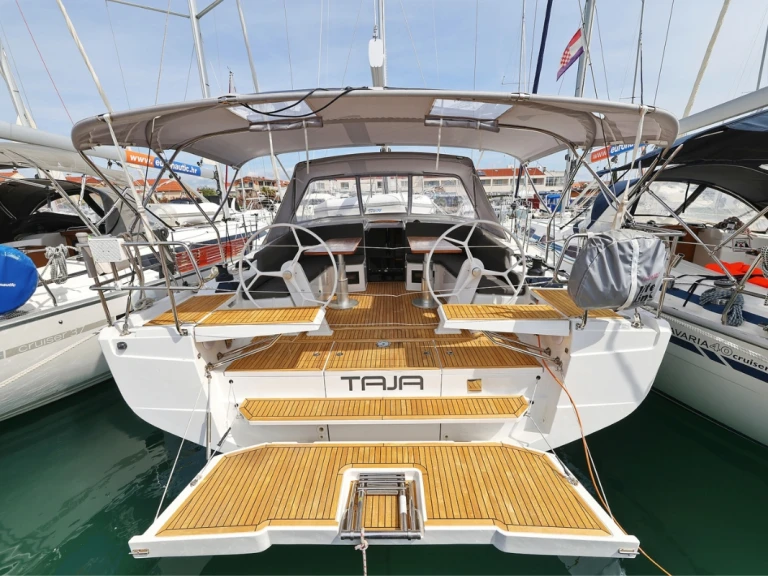 Noleggio barche Hanse Hanse 410 a Zaravecchia (Biograd) su Samboat