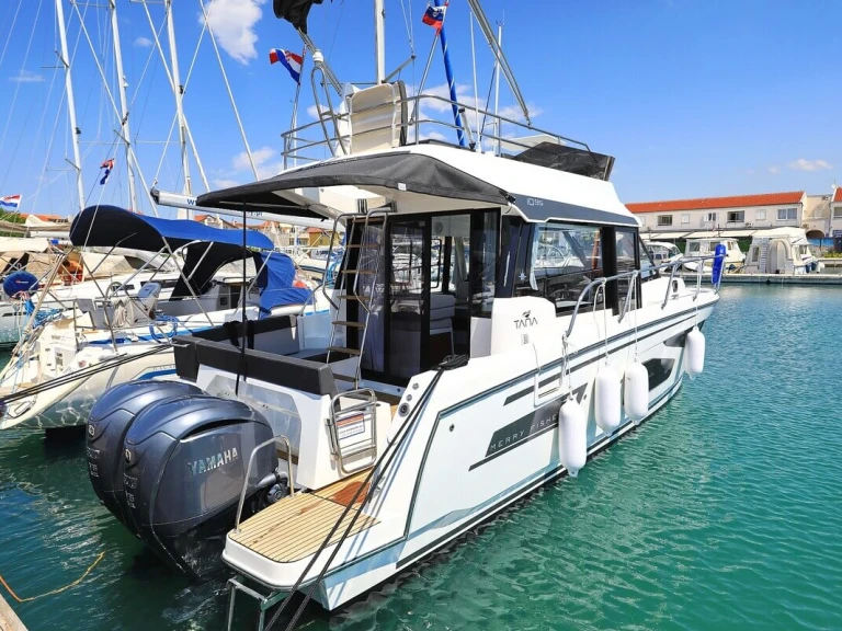 Noleggio Barca a motore con o senza skipper Jeanneau a Zaravecchia (Biograd)