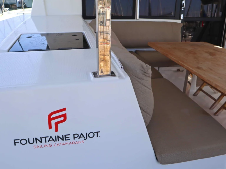 Fountaine Pajot Lucia 40 da affittare a  Álimos