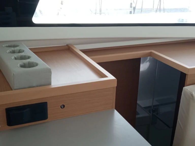 Noleggio Catamarano Excess con patente nautica