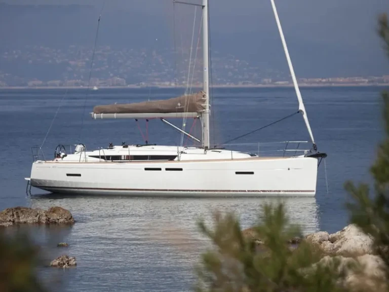 Jeanneau Sun Odyssey 419 (1WC) /3cab da affittare a  Propriano