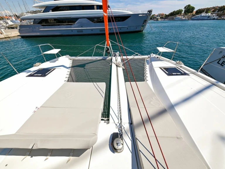 Noleggio Catamarano Excess con patente nautica