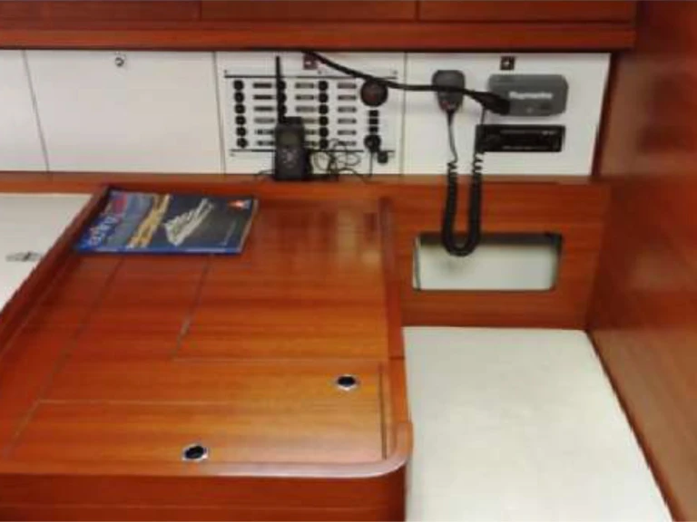 Noleggio barche Kalkara economico Dufour 450 /4cab