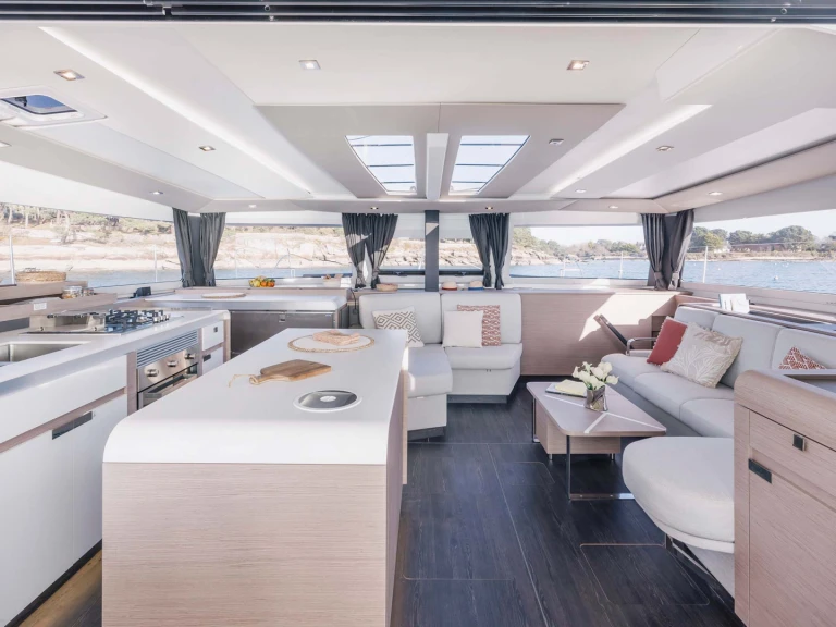 Noleggio Catamarano con o senza skipper Fountaine Pajot a Néa Péramos