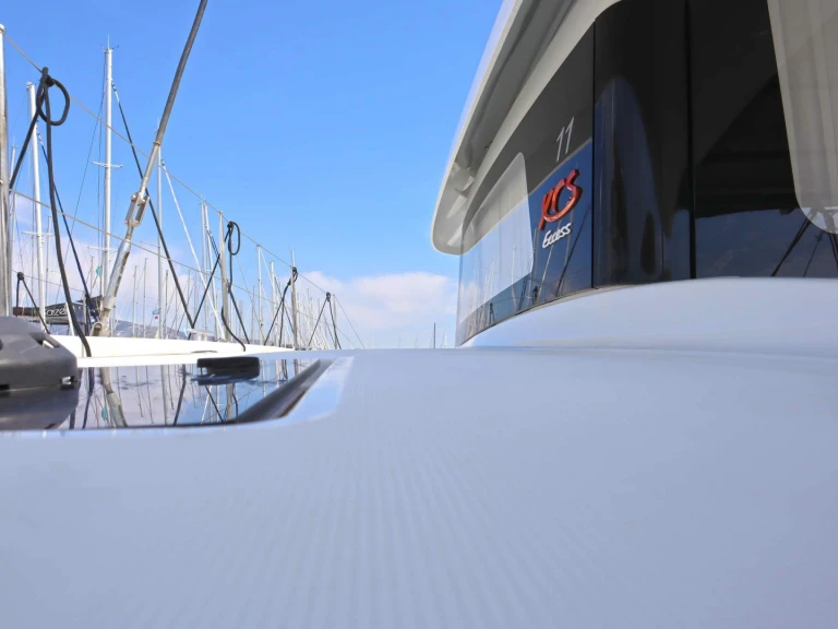 Noleggio Catamarano a Álimos – Excess Excess 11 (Cat)/6 cab