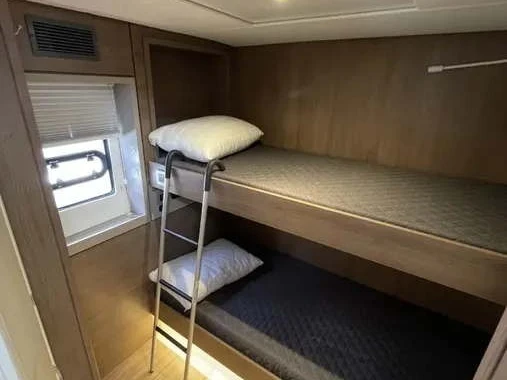Noleggiare una Bali Bali 4.8/6 cab a Álimos