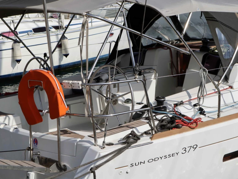 Noleggio Barca a vela a Álimos – Jeanneau Sun Odyssey 379