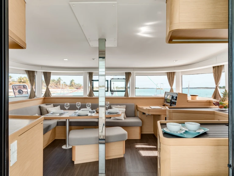 Noleggio barche Volos economico Lagoon 42/6 cab