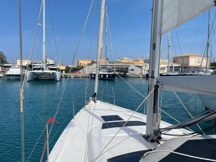 Noleggio a Lefkáda – Dufour Dufour 390 (3WC) /3cab su SamBoat