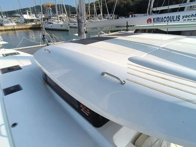 Noleggio Catamarano a Pola – Excess Excess 11 (Cat)/6 cab