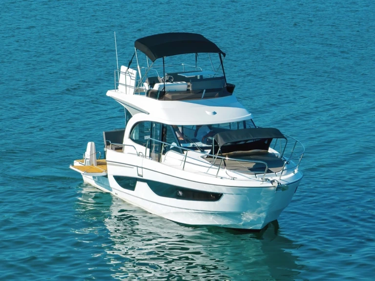 Noleggio Barca a motore Bénéteau con patente nautica