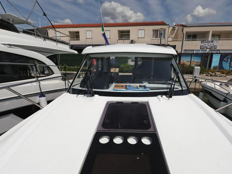 Noleggio Barca a motore a Zaravecchia (Biograd) – Bénéteau Antares 9 OB