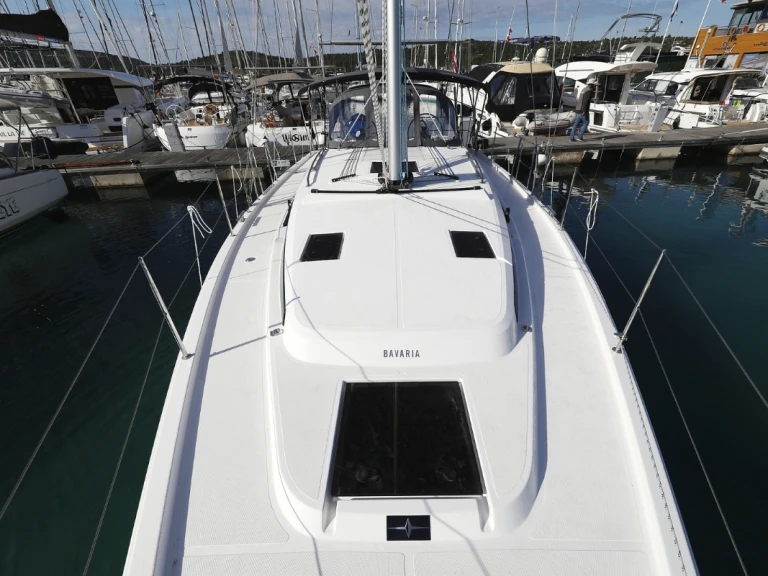 Noleggiare una Bavaria Bavaria C42 a Zaravecchia (Biograd)