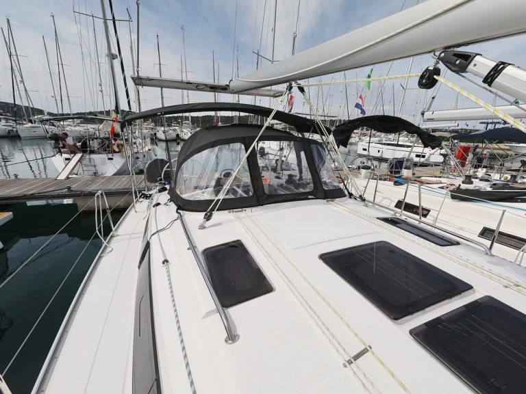 Noleggio barche Bavaria Cruiser 37 a Zaravecchia (Biograd) su Samboat