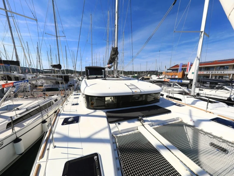 Noleggio barche Lagoon Lagoon 40 a Zaravecchia (Biograd) su Samboat